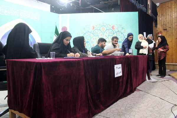 حضور پرشور مردم ولایت‌مدار بوشهر در پای صندوق‌های رأی