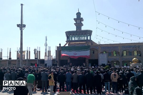 خروشِ بصیرت در صحن امامزاده جعفر (ع)؛ تالار قرآن پیشوا گنجایش دریای سوگواران مقتدا را نداشت