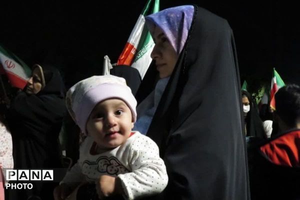 حضوری متفاوت در شبی به یادماندنی در سنگر خیابان