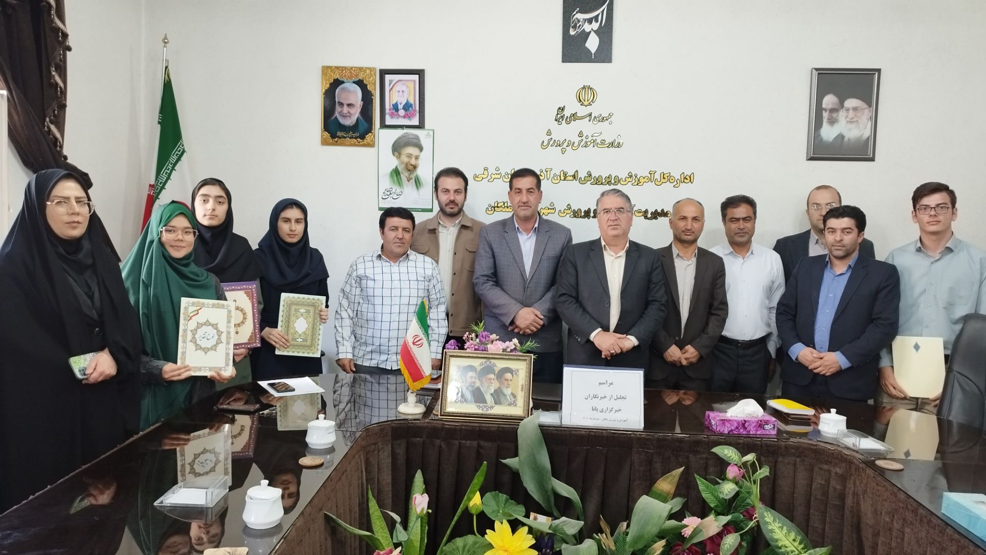 تقدیر از دانش آموز خبرنگاران ملکان توسط مدیر آموزش و پرورش