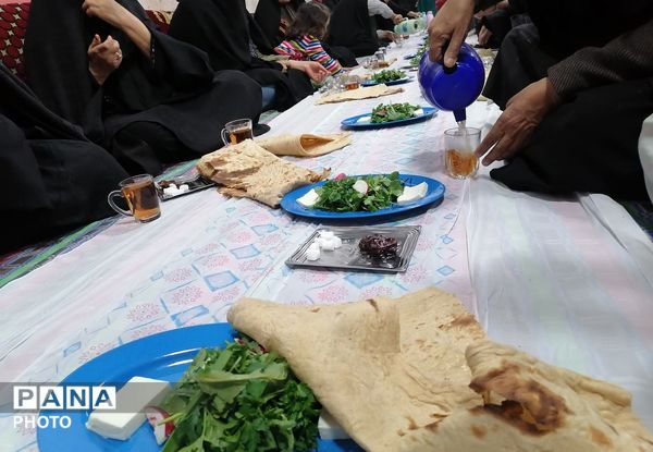 ضیافت افطار در امامزاده سید قاسم روستا ارغا خلیل آباد