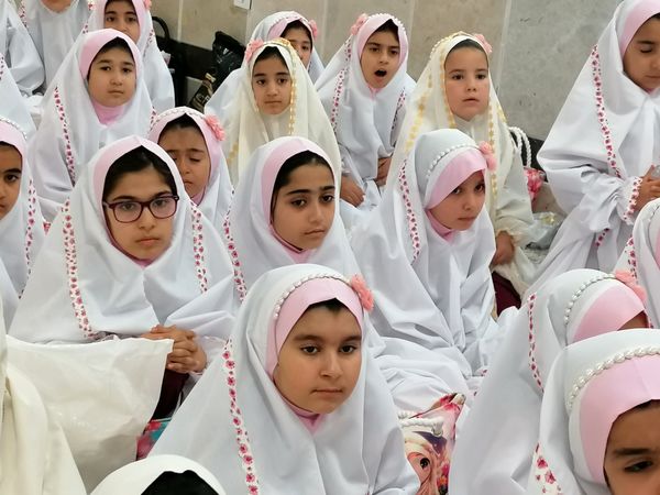 جشن تکلیف دختران با عطر بندگی و شکوفه‌های ایمان