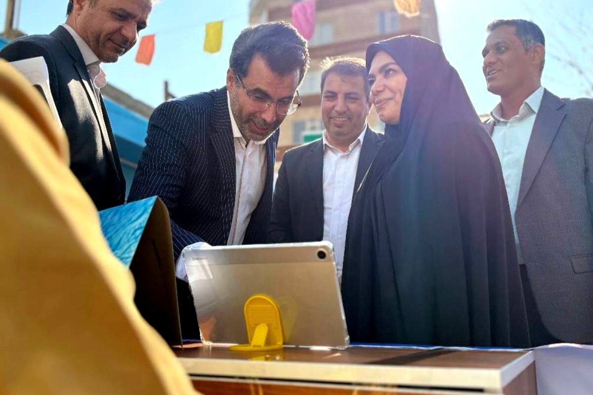 انتخابات الکترونیکی شورای دانش آموزی در دبیرستان صبح روشن شهر قدس