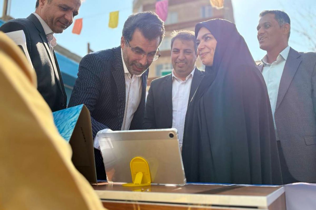 انتخابات الکترونیکی شورای دانش آموزی در دبیرستان صبح روشن شهر قدس