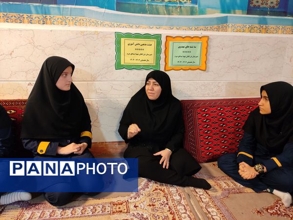 حلقه صالحین و سه‌شنبه‌های مهدوی در دبیرستان فرزانگان استعداد درخشان ملارد