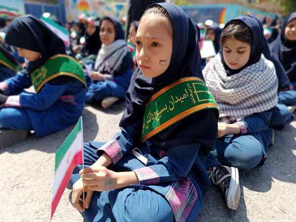 مراسم جشن اقتدار در دبستان ایوب فرشتیان