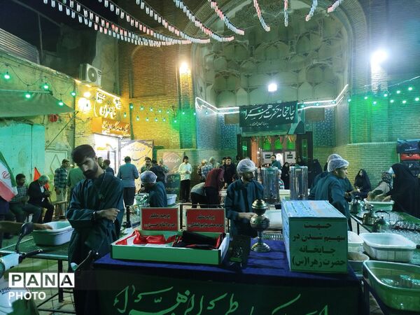 خدمت‌رسانی بی‌وقفه چایخانه حضرت زهرا (س)  نیشابور