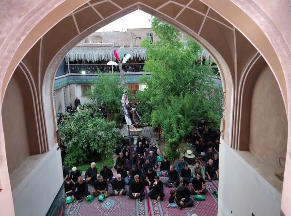 اقامه عزای سنتی در حسینیه گود بیرجند با قدمت ۱۰۰ ساله