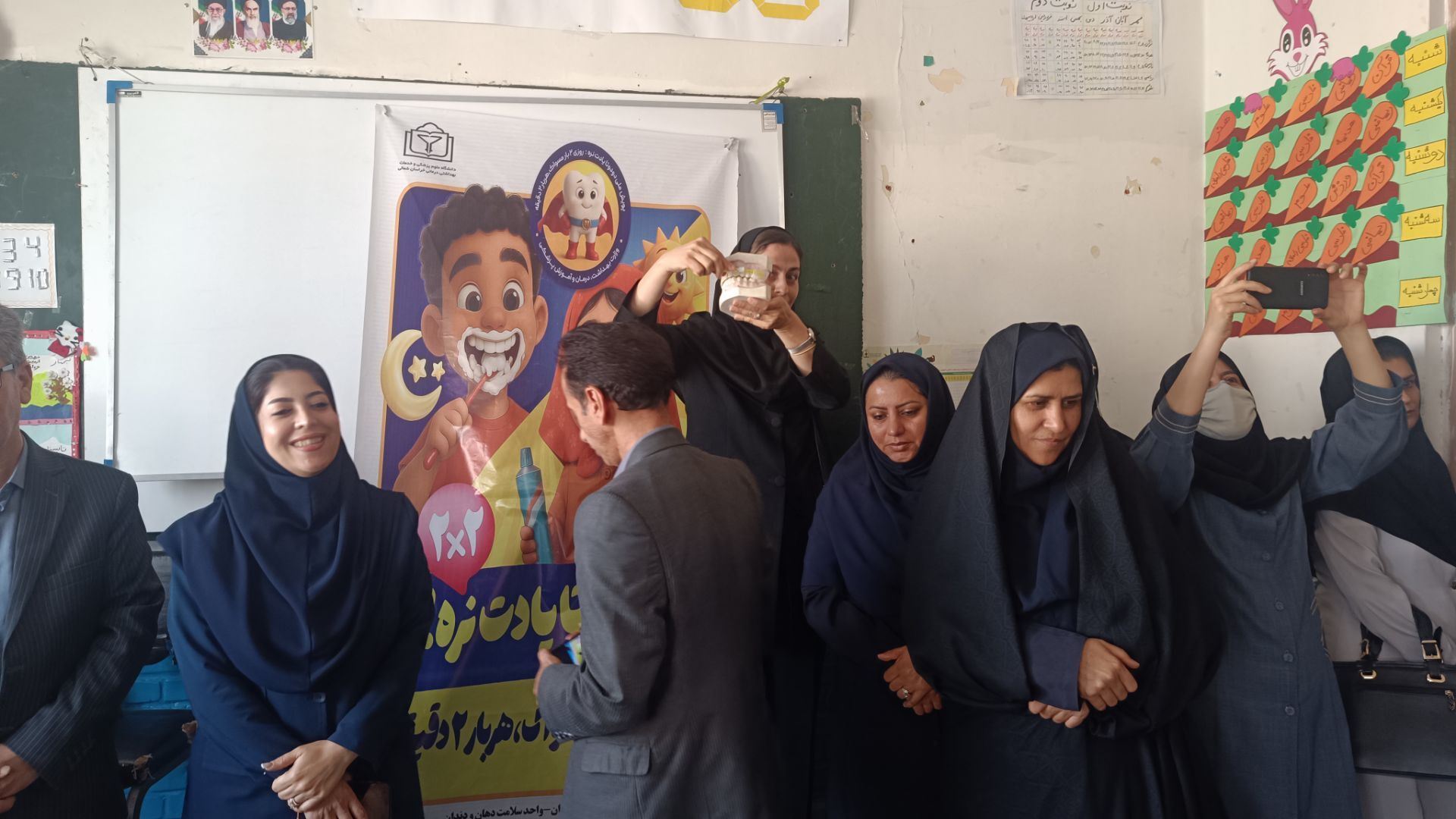 پویش مسواک خشک در مدرسه ضحی ۱ شهرستان شیروان