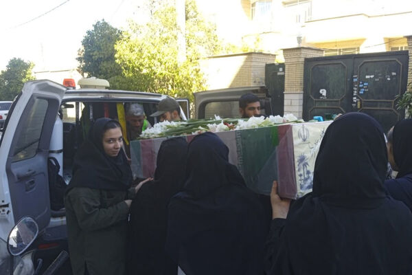 استقبال از شهید گمنام به میزبانی دبیرستان در ادب 