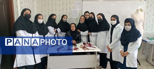 بزرگداشت روز خیاطی در هنرستان تلاش گندمان 