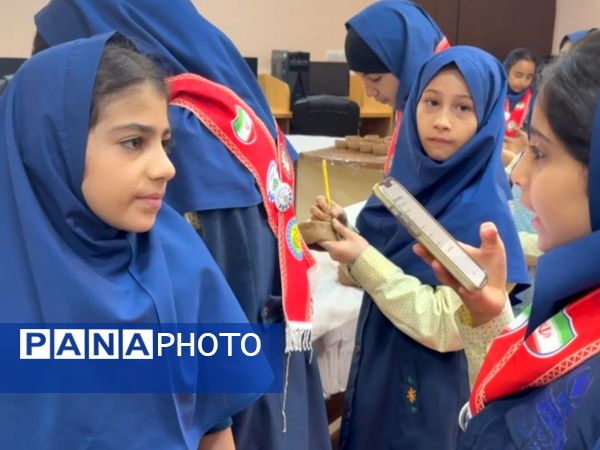 شکوفایی استعدادهای هنری دانش آموزان پایه چهارم دبستان آرمینه مصلی نژاد