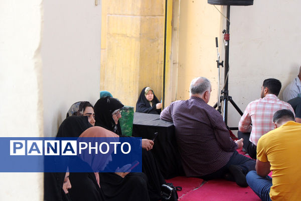 زمزمه عاشقانه دعای عرفه در یادمان 14 شهید گمنام کوه خضر نبی(ع)