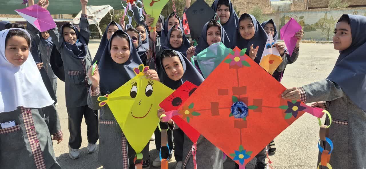 جشن روز کودک در دبستان علمدار تفت