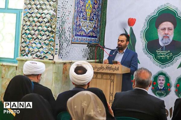 غبارروبی و عطرافشانی آستان مقدس امامزاده عمادالدین علیه السلام 