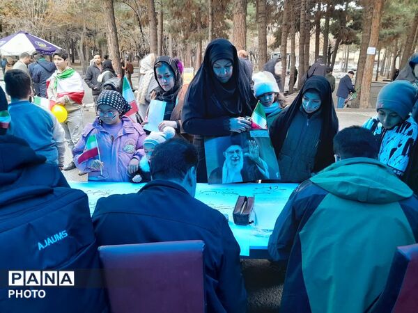 حضور پُررنگ هنرمندان در راهپیمایی روز جهانی قدس