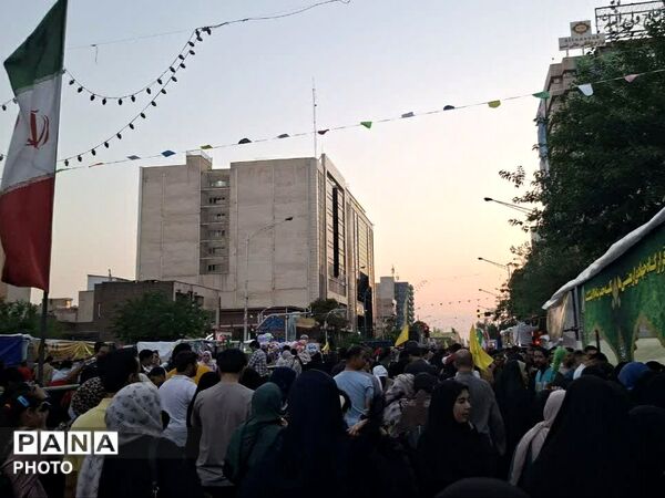 تهران غرق در نور و شادی در «مهمانی ۱۰ کیلومتری»؛ تجلی بیعت پایتخت‌نشینان با ولایت