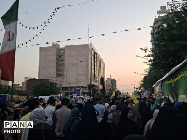 تهران غرق در نور و شادی در «مهمانی ۱۰ کیلومتری»؛ تجلی بیعت پایتخت‌نشینان با ولایت