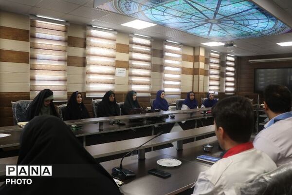 تجلیل از برگزیدگان کشوری پویش‌های «رمضان پویا» و «سفیر سلامت» در پاکدشت