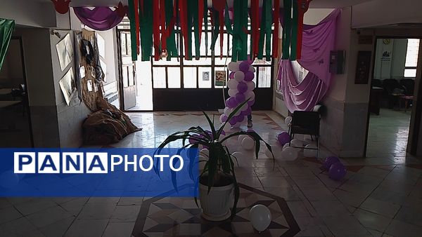 زنگ مهر و مقاومت در هنرستان حضرت زهرا(س) بن به صدا درآمد