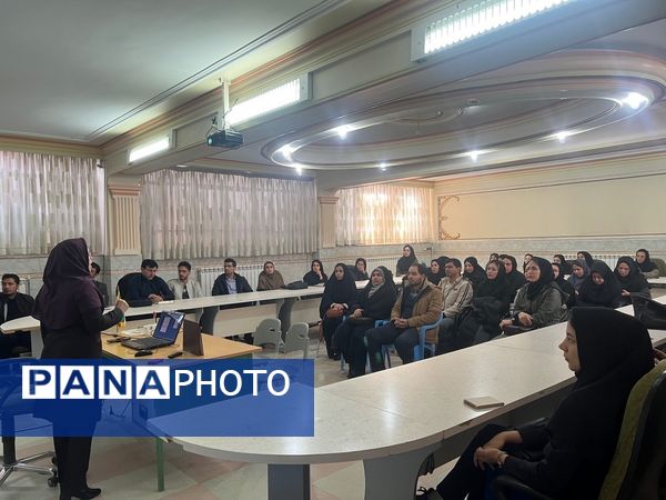 کارگاه توانمند‌سازی رابطین پژوهشی مدارس شهرستان بجنورد