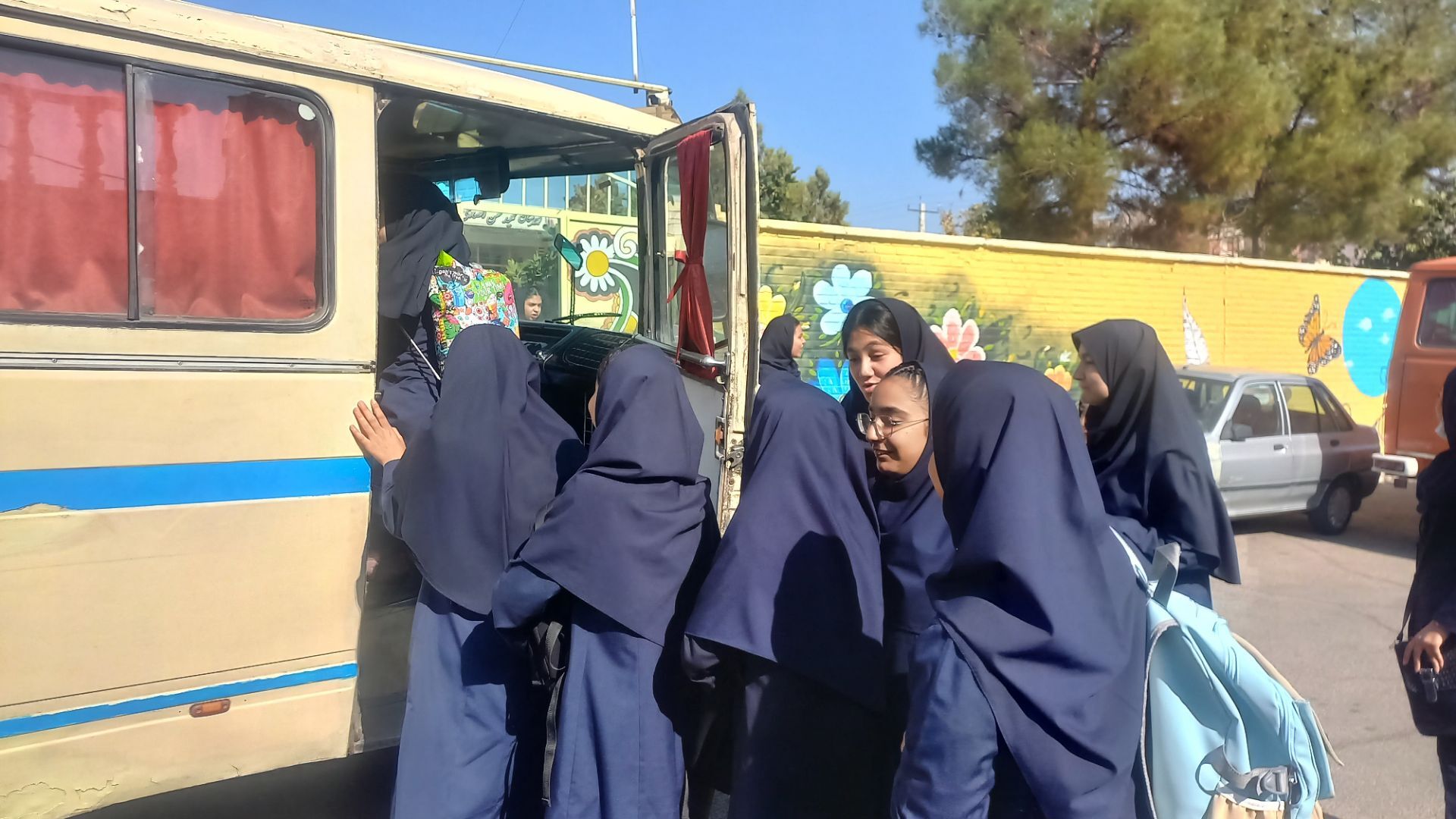 نگاهی به اردوی سینمایی دختران دبیرستان شهید حسن انصاری