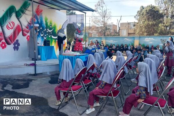 جشن شکوفه ها در دبستان مهران پیشوا