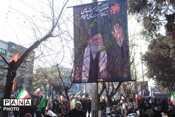 بیعت مردم تهران با سومین رهبر انقلاب