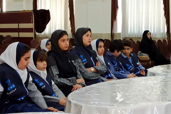 مراسم تجلیل وتقدیر از دانش‌آموز خبرنگاران پانا آباده توسط رئیس سازمان دانش‌آموزی استان فارس