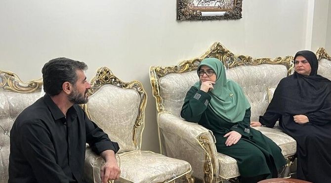 مهاجرانی به دیدار خانواده شهید «مهدی پور» رفت