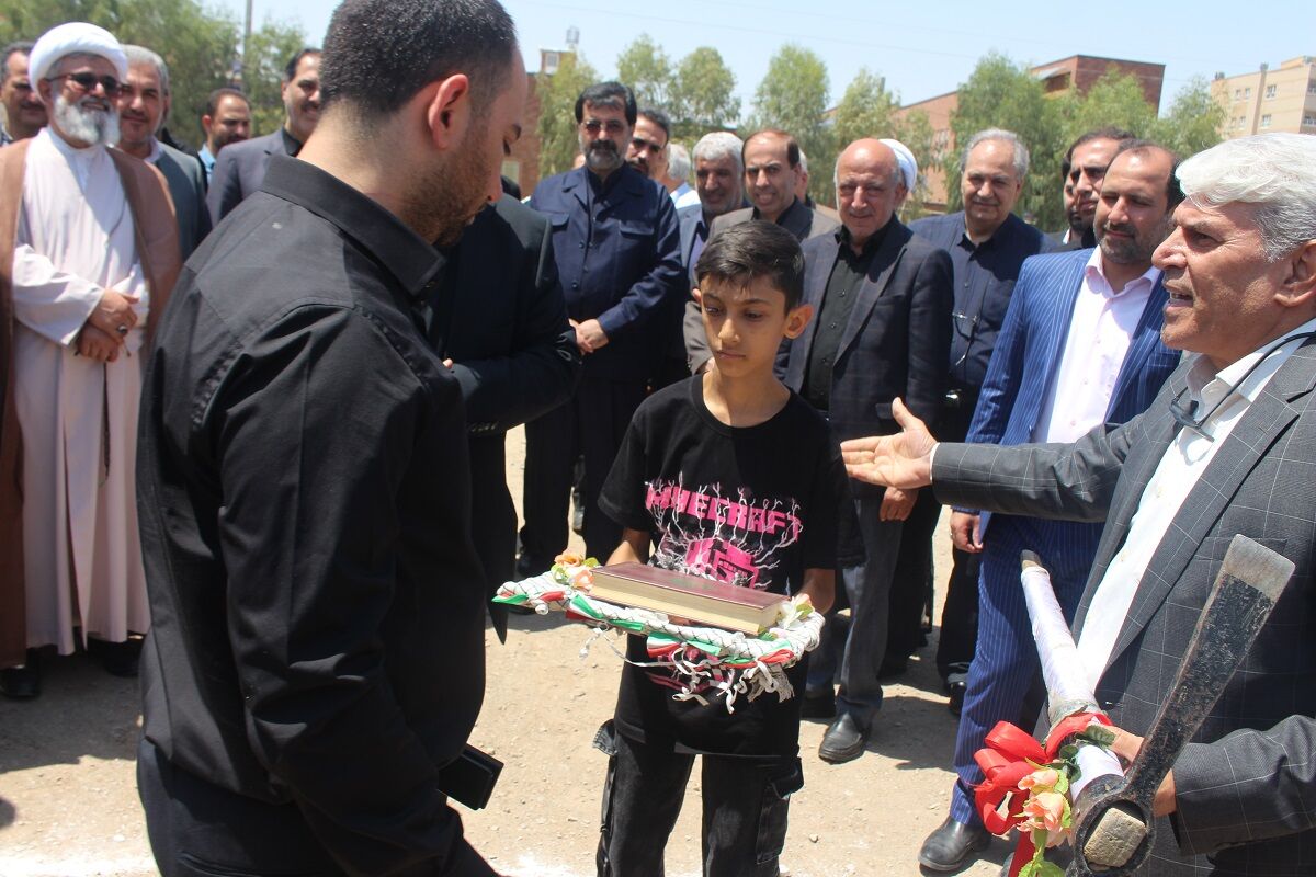 آیین کلنگ زنی احداث سه واحد آموزشی در قم