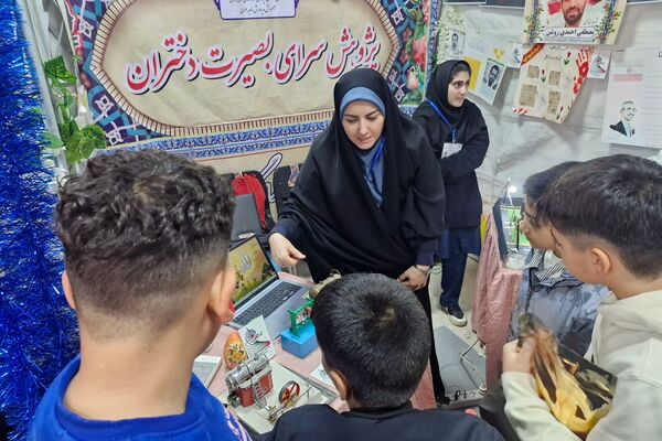 بازدید دانش آموزان ناحیه دو شهرری از نمایشگاه پژوهش اداره کل شهرستانهای استان تهران 
