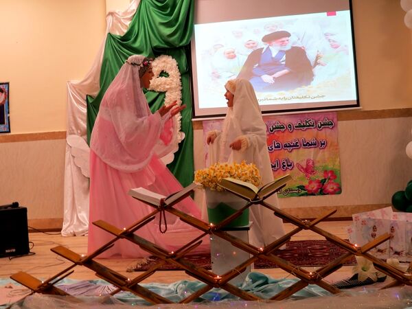 نواختن زنگ جشن نیکوکاری در دبستان امام خمینی(ره) بجنورد