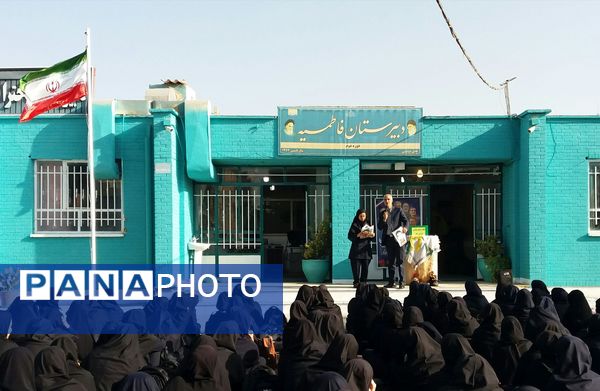 روایتگری هشت سال دفاع مقدس در دبیرستان فاطمیه