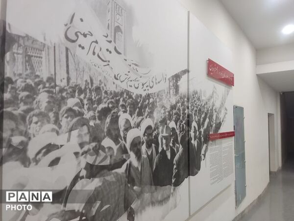 گردهمایی راویان و هادیان سیاسی استان یزد و تبیین جنگ رمضان در موزه دفاع مقدس یزد
