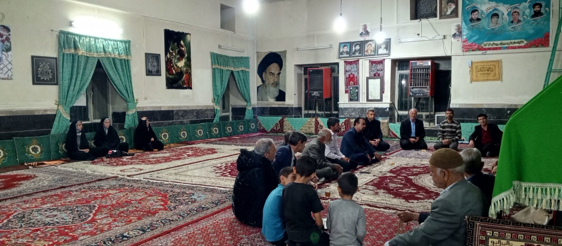 نشست مسئولان و هیات امنای مسجد صاحب الزمان (عج) روستای گزکوه 