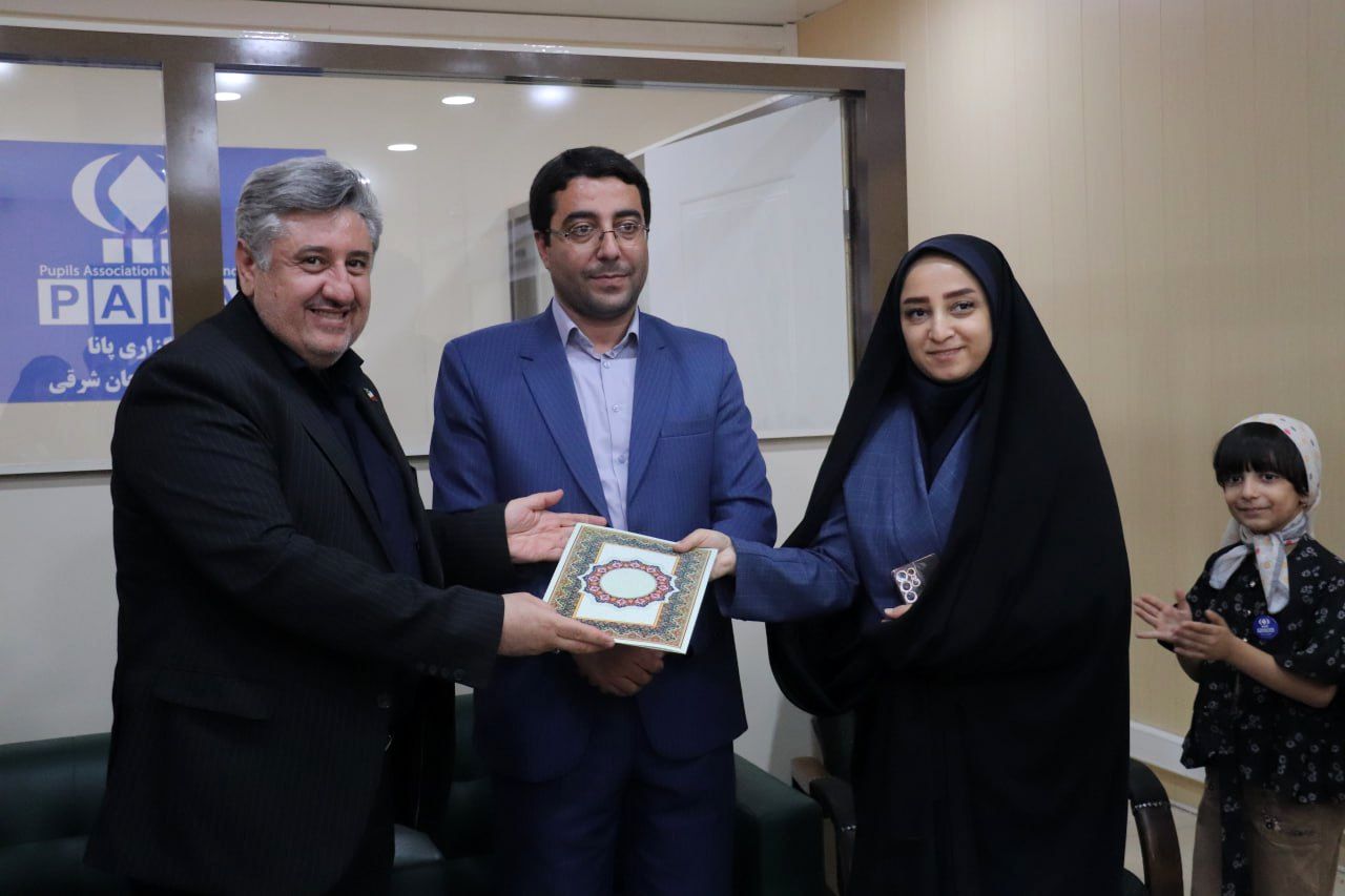 حضور مدیرکل فرهنگ و ارشاد اسلامی آذربایجان شرقی در دفتر خبرگزاری پانا استان به‌مناسبت روز خبرنگار