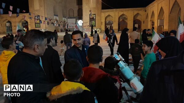 کودکان و بزرگسالان نیشابوری ماه را مشاهده کردند 