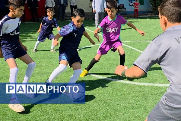 آیین افتتاحیه زمین چمن مصنوعی دبستان اسماعیل سامنی ناحیه ۲ بهارستان