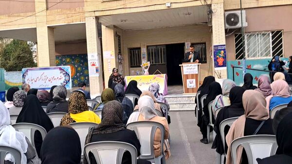 گرامیداشت هفته پیوند اولیا و مربیان در دبیرستان بهار آزادی قائمشهر