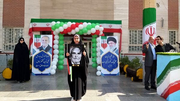 آیین زنگ مهر در دبیرستان «ذبیح‌الله هوشیار» ناحیه ۱ مشهد 