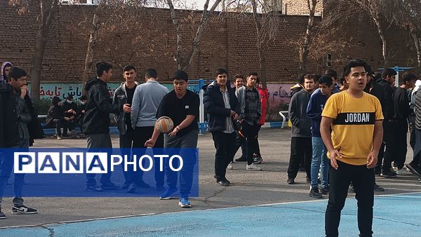برگزاری فینال مسابقات والیبال گروهی درون مدرسه‌ای در دبیرستان شاهد ابوذر غفاری 