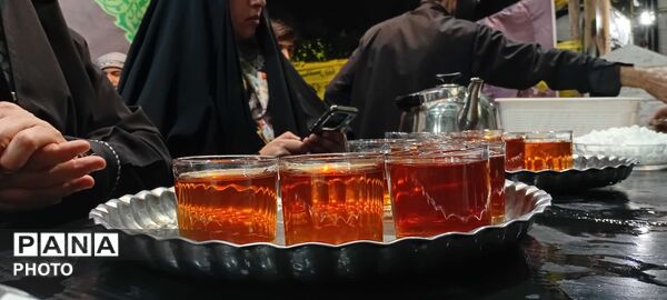 برپایی چایخانه حضرت ام البنین در حاشیه تجمعات کاشمر
