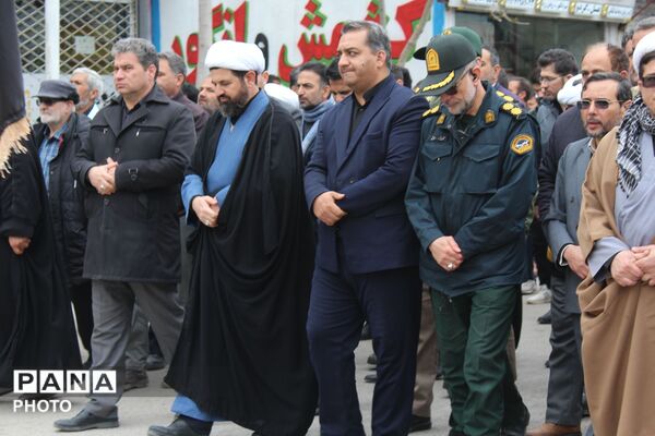 اجتماع مردم شهید پرور شهرستان فاروج در میدان رضوی در پی شهادت آیت الله العظمی امام خامنه‌ای (رضوان الله تعالی علیه) 