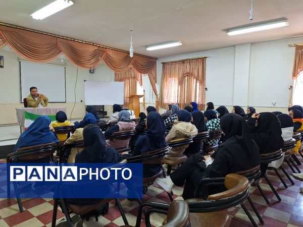  دوره مقدماتی خبرنگاری در پژوهشسرای دانش‌آموزی ناحیه۶ مشهد