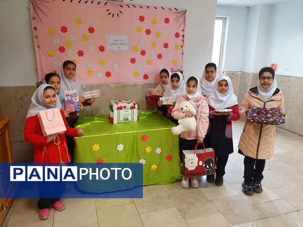 مشارکت همدلانه دانش‌آموزان مدارس پردیس در جشن نیکوکاری 