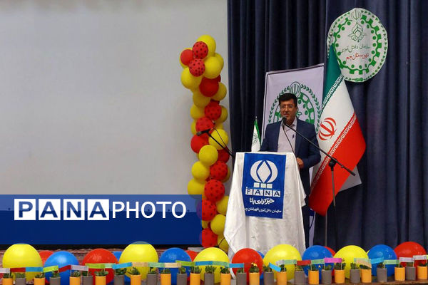 تجلیل از مربیان و دانش‌آموزان برتر شهرستان جم