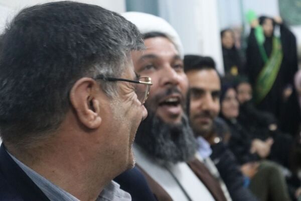 برگزاری باشکوه هشتمین محفل ویژه قرآنی «رواق» با محوریت ترویج جلسات خانگی قرآن کریم در شهرستان فلارد