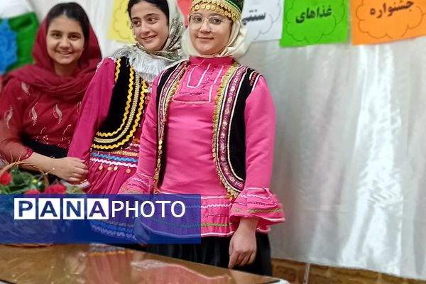 مهمانی طعم‌های دانش‌آموزی در جشنواره آشپزی دبستان دکتر کیهانی۱