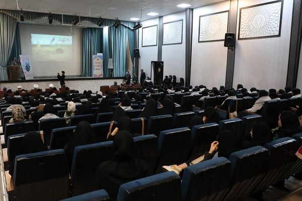 اعزام دانش‌آموزان منطقه کهریزک به اردوی راهیان نور